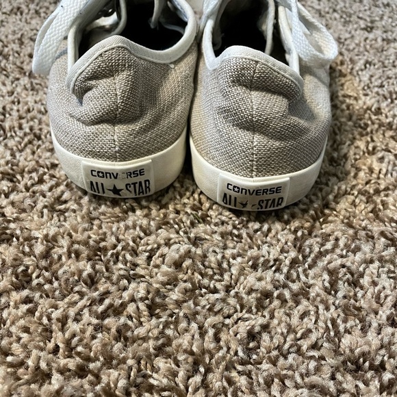 Converse tan and cream size 6 sneakers - Picture 3 of 6
